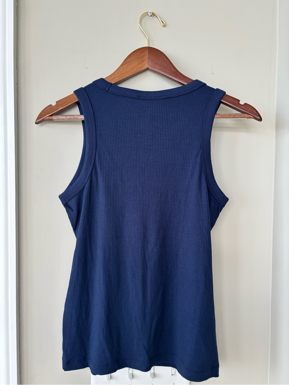 On 34th navy blue ribbed tank top size medium NWT - Picture 2 of 4